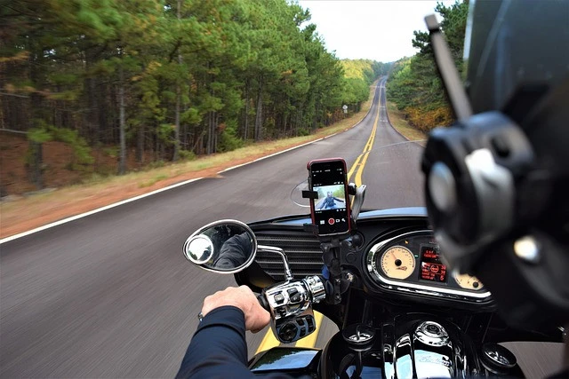 motorcycle-4187586_640